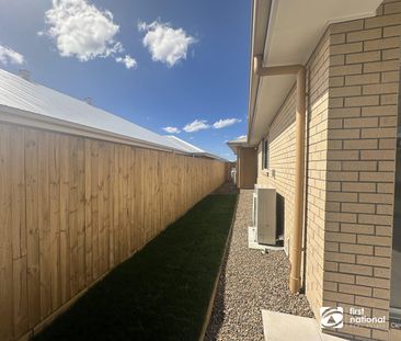 STUNNING FAMILY HOME IN THE NEW ESTATE IN YARRABILBA - AVAILABLE NOW - Photo 2