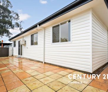 Private Fully Fenced off Granny Flat&excl; - Photo 5