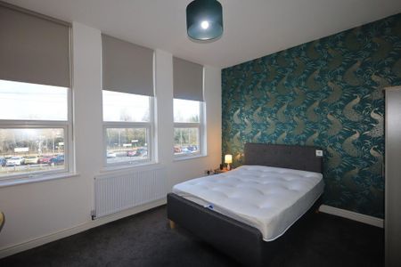 1 bedroom in a house share to rent - Photo 2