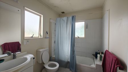 Property Management3 Butia Avenue, Henderson - Townhouse for Rent - Photo 2