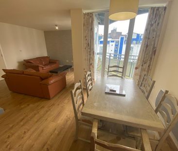 2 bedroom flat to rent - Photo 4