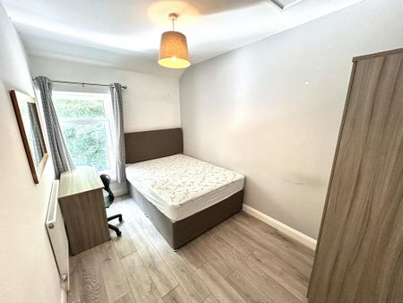 5 bedroom terraced house to rent - Photo 3