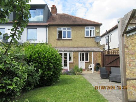 3 Bed Semi-Detached House, Grange Road, W5 - Photo 3