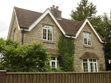 2 bedroom semi-detached house to rent - Photo 5