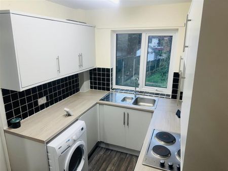 2 bedroom terraced house to rent - Photo 5