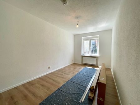 3-Zimmer zum VERLIEBEN! Praktischer Schnitt, Hochparterre und Bad mit Wanne und Dusche - Photo 2