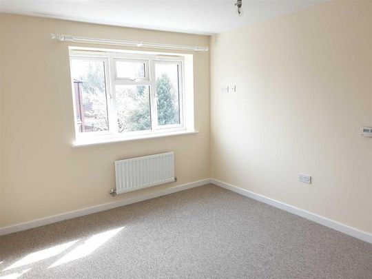 3 bedroom end of terrace house to rent - Photo 1