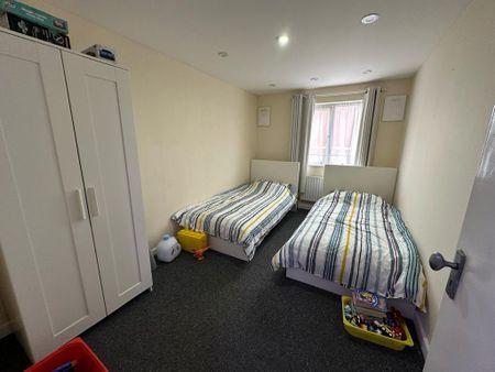 2 bedroom flat to rent - Photo 4