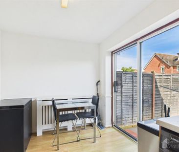 2 bedroom terraced house to rent - Photo 3