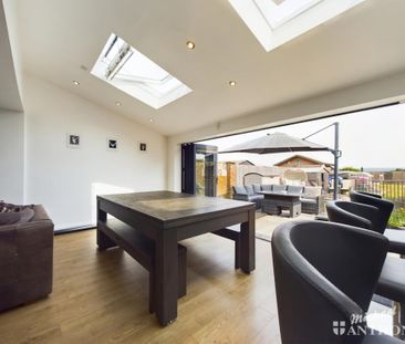 4 bedroom detached house to rent - Photo 2