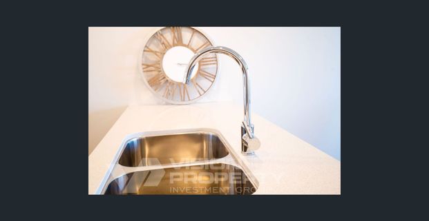 Massive Living & Bedroom Space In Prime Location - Photo 1