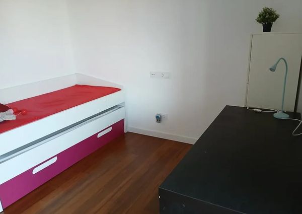 Carrer de Neopàtria, Barcelona, Catalonia 08030