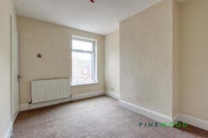 3 BEDROOM House - Mid Terrace - Photo 2