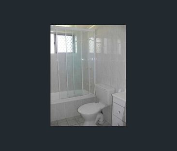 Convenient & Comfortable Living in Kedron! - Photo 6