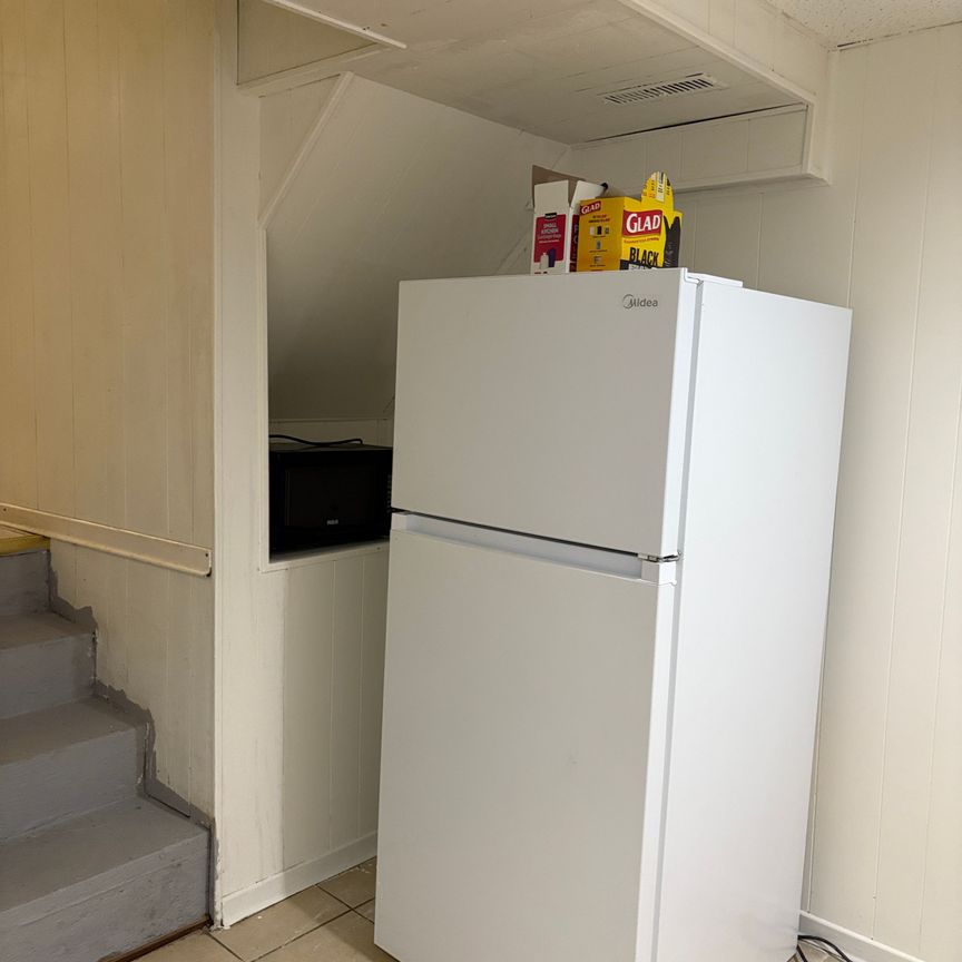 For Lease - 299 Goldenwood Road Unit# Lower Unit, Toronto, Ontario - Photo 1