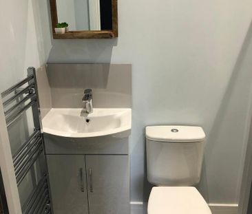 1 bedroom in a house share to rent - Photo 6