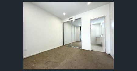 Relaxing home 2beds and 2 baths apartment with a couple mins walk to station - Photo 3