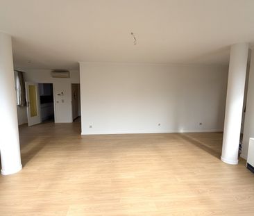 Ruim en lichtrijk appartement (ca. 100m2) met autostaanplaats centr... - Foto 1
