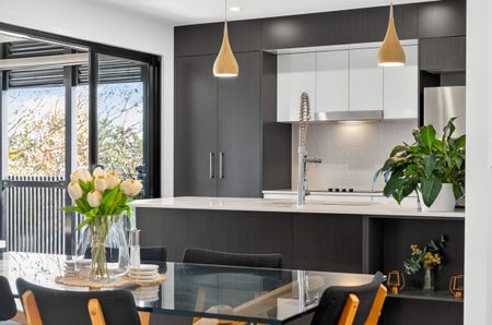 Elevated Living with Effortless Indoor-Outdoor Flow - Photo 5