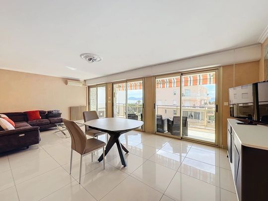 Cannes Palm Beach - 3 pièces en dernier étage à louer à l'année - Photo 1