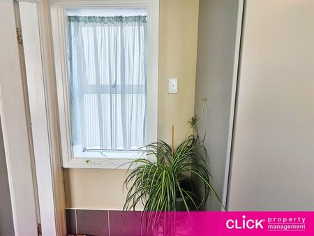 Convenient One-Bedroom Living in St Kilda - Photo 4