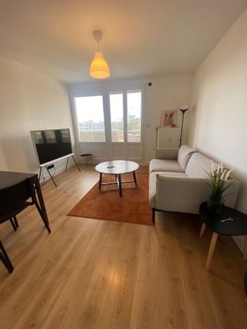 Location Appartement 3 pièces 57m² CALUIRE ET CUIRE 69300 - Photo 2