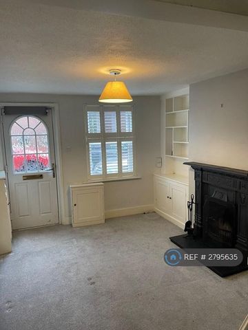 2 bedroom terraced house to rent - Photo 2