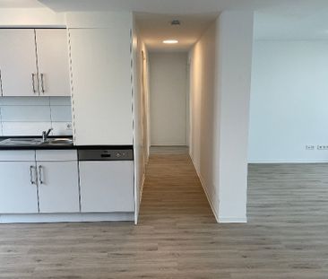 Groß, hell, modern mit Einbauküche und Balkon - Foto 1