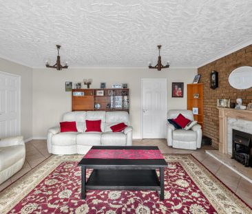 5 bedroom detached house to rent - Photo 1