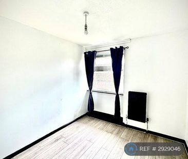 4 bedroom terraced house to rent - Photo 3