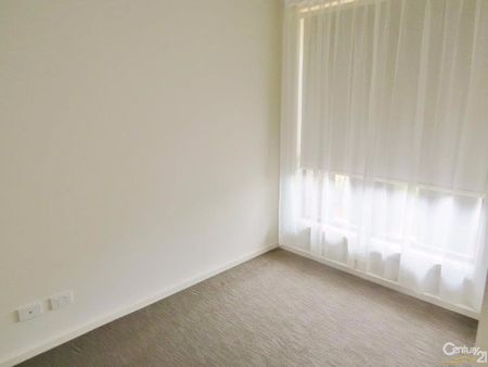 Modern Family Home with Study in the Heart of Seaford. - Photo 2