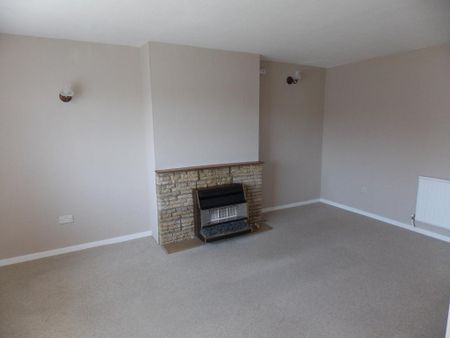 2 bedroom semi-detached bungalow to rent - Photo 2