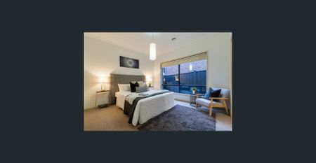 Luxury Family Living in Prestigious Mt Ridley Estate - Photo 5