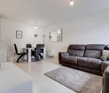 2 bedroom end of terrace house to rent - Photo 5