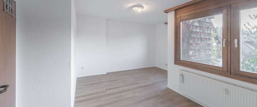 Moderne, neu renovierte 3 Zimmer Mietwohnung in Königsfeld mit Balkon - Foto 1