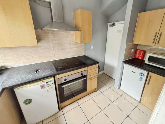 2 bedroom end of terrace to rent Ebor Place, Leeds - Photo 1