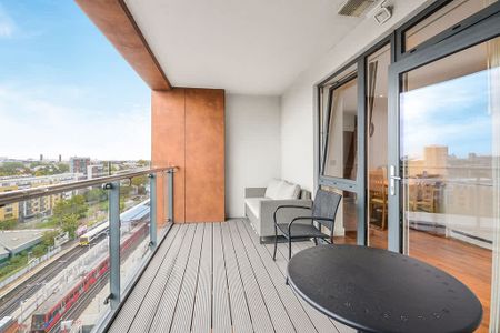 John Donne Way London SE10 - Photo 2