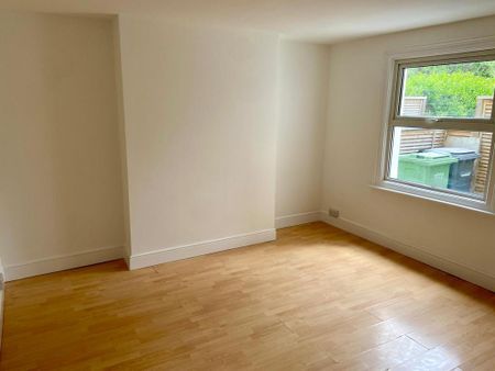 2 bedroom maisonette to rent - Photo 3