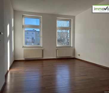 Helle, einfache 3-Raum-Wohnung mit Balkon, Tageslichtbad, Wanne und... - Photo 2