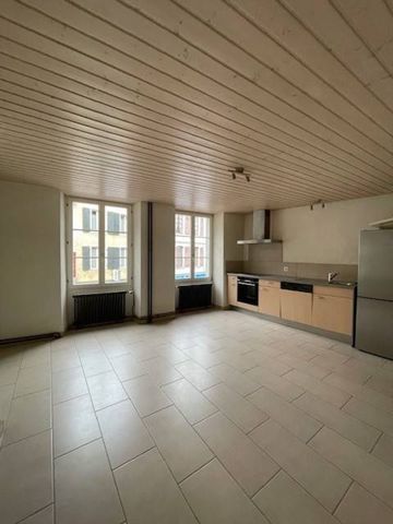 In the heart of the city of Orbe, beautiful 3-room apartment - Photo 4