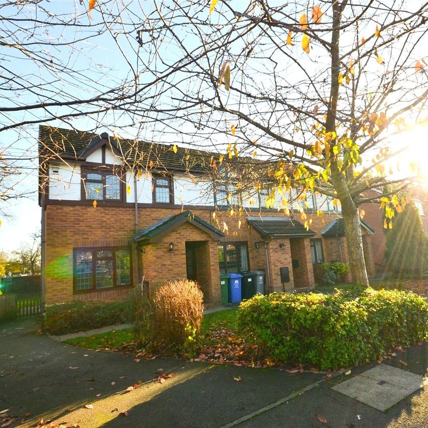 St James Drive, Sale, Manchester, M33 7QX - Photo 1