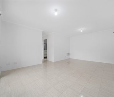 Renovated 2 Bedroom Unit In Security Complex - Photo 4