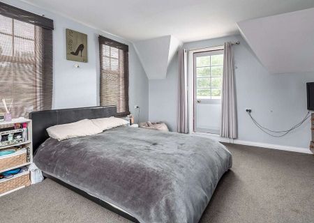 Fabulous and spacious 3-bed on Fitzherbert - Photo 4