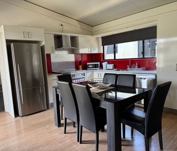 FULLY FURNISHED UNIT - JUST BRING YOUR CLOTHES - Photo 5