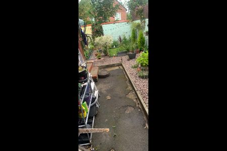 Room in a Shared House, Weast Lane, M5 - Photo 3