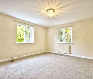 Quarry Hill, Godalming, Surrey, GU7 - Photo 2