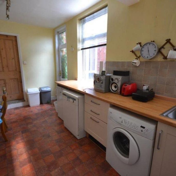 4 bedroom terraced house to rent - Photo 1