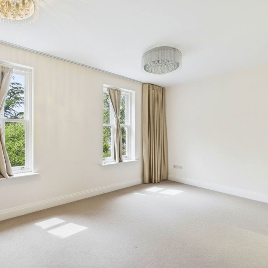 4 bedroom House in Folly Hill Gardens, Maidenhead - Photo 1