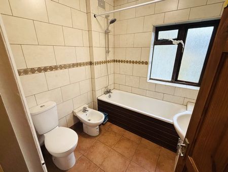 house to rent Spencer Road, Mitcham Junction, Mitcham, CR4 - Photo 2