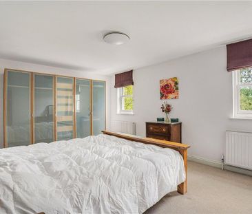 4 bedroom semi-detached house to rent - Photo 2